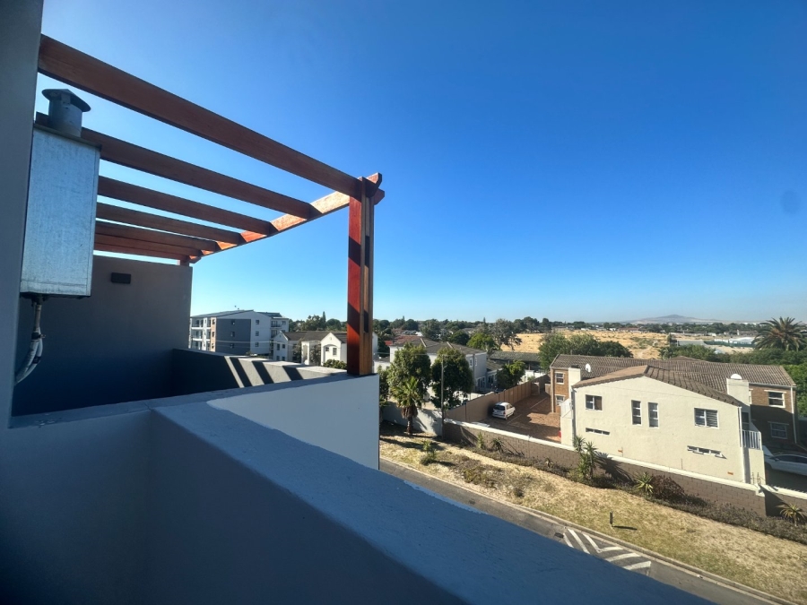 1 Bedroom Property for Sale in Table View Western Cape